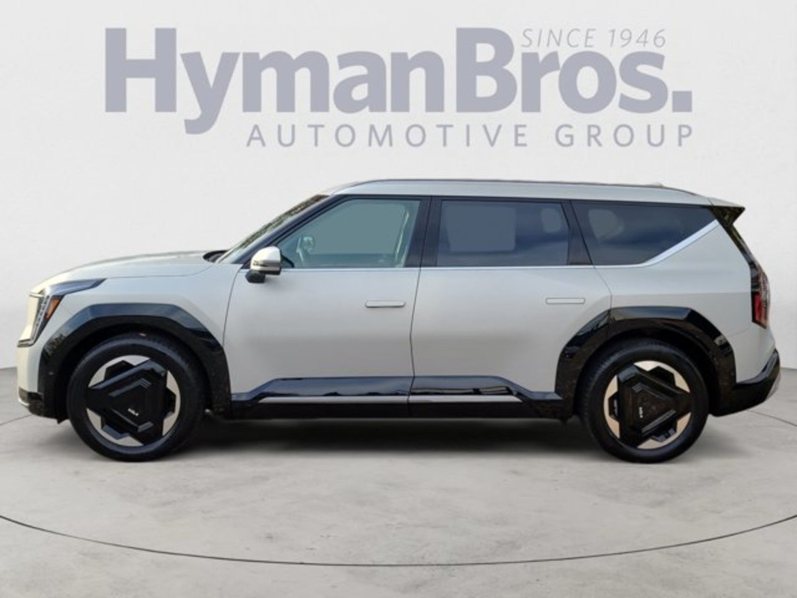 2024 Kia EV9 Land AWD | VIP Relaxation Package