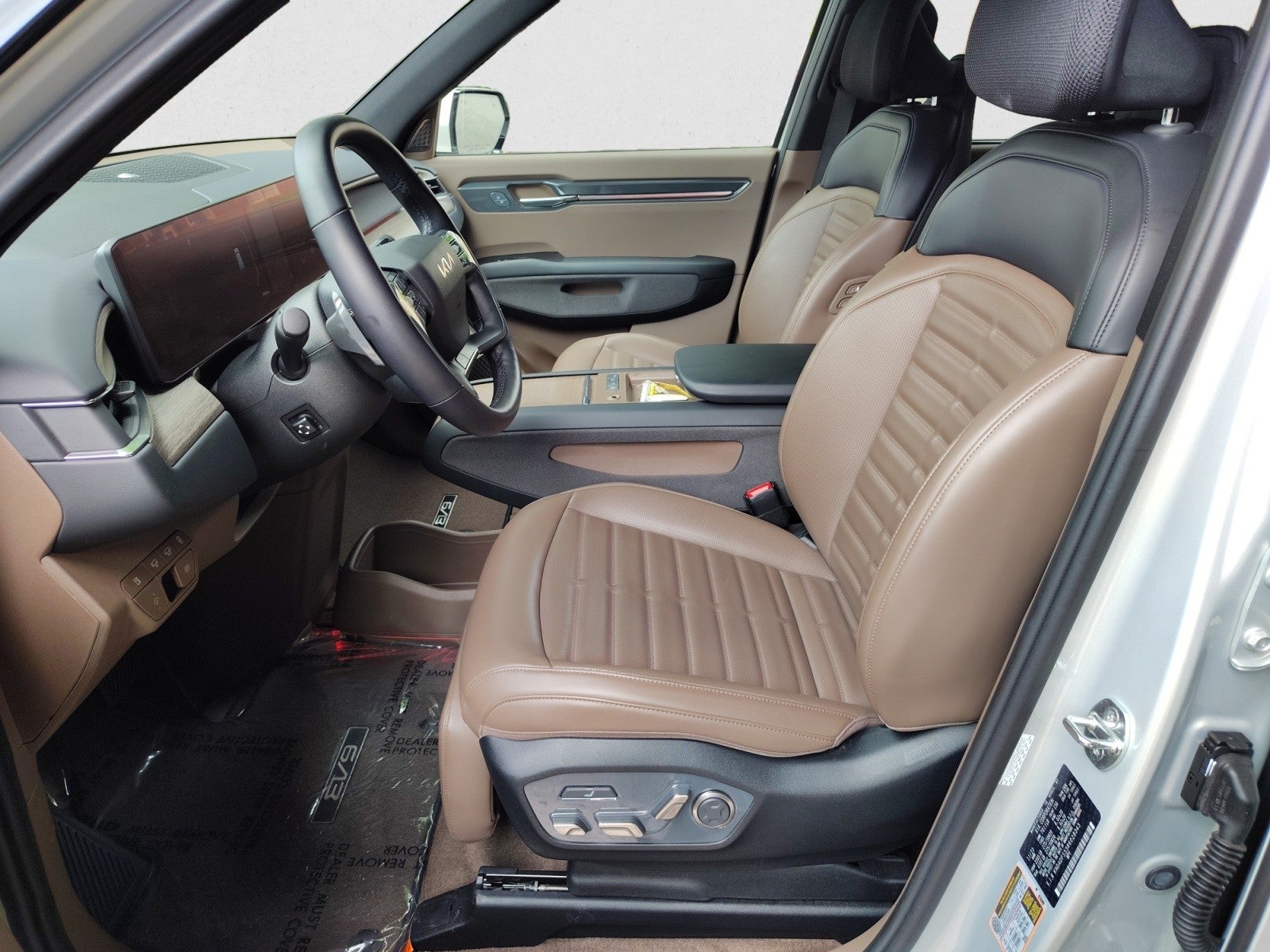 2024 Kia EV9 Land | VIP Seating, Towing Package