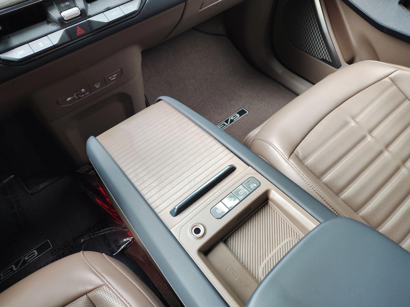 2024 Kia EV9 Land | VIP Seating, Towing Package