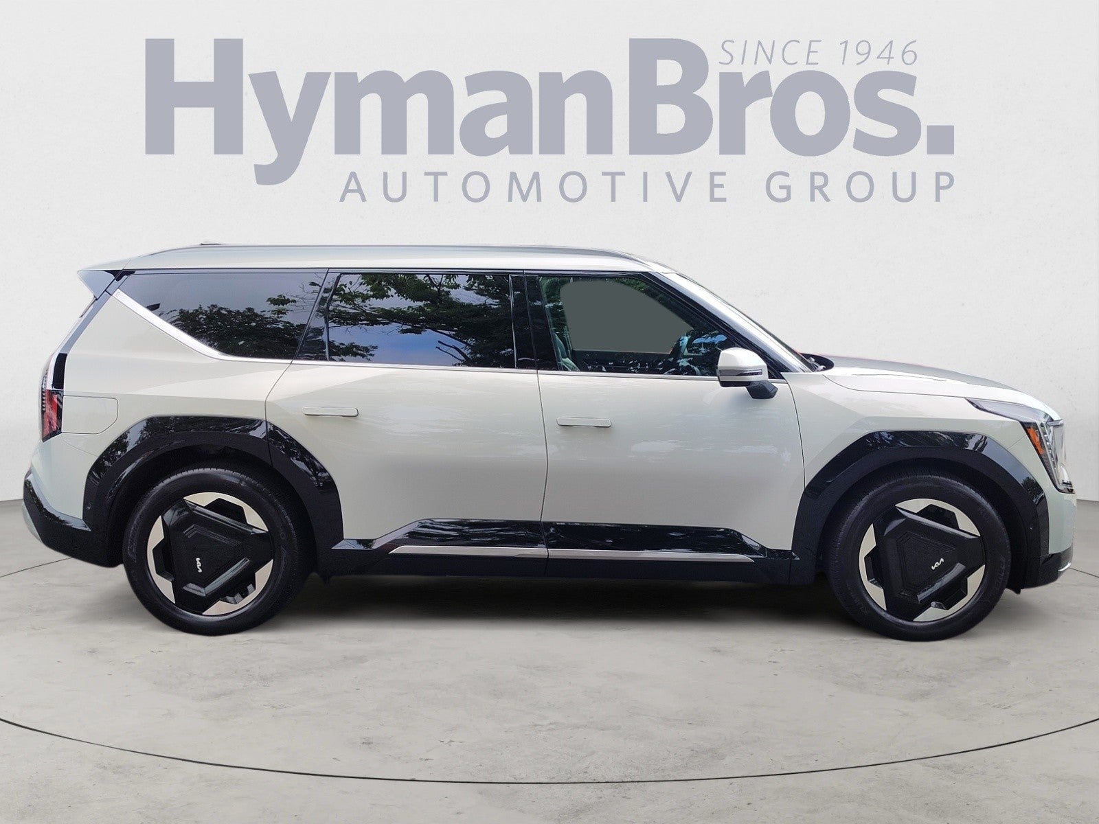 2024 Kia EV9 Land | VIP Seating, Towing Package