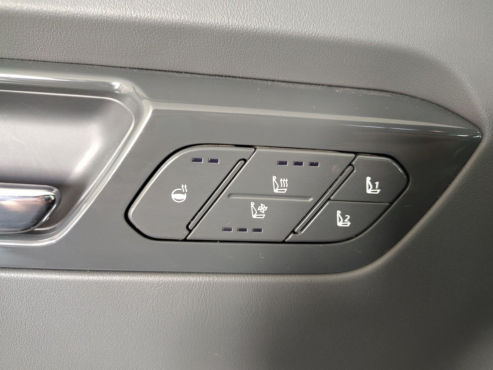 2024 Kia EV9 Land | VIP Package, Towing Package