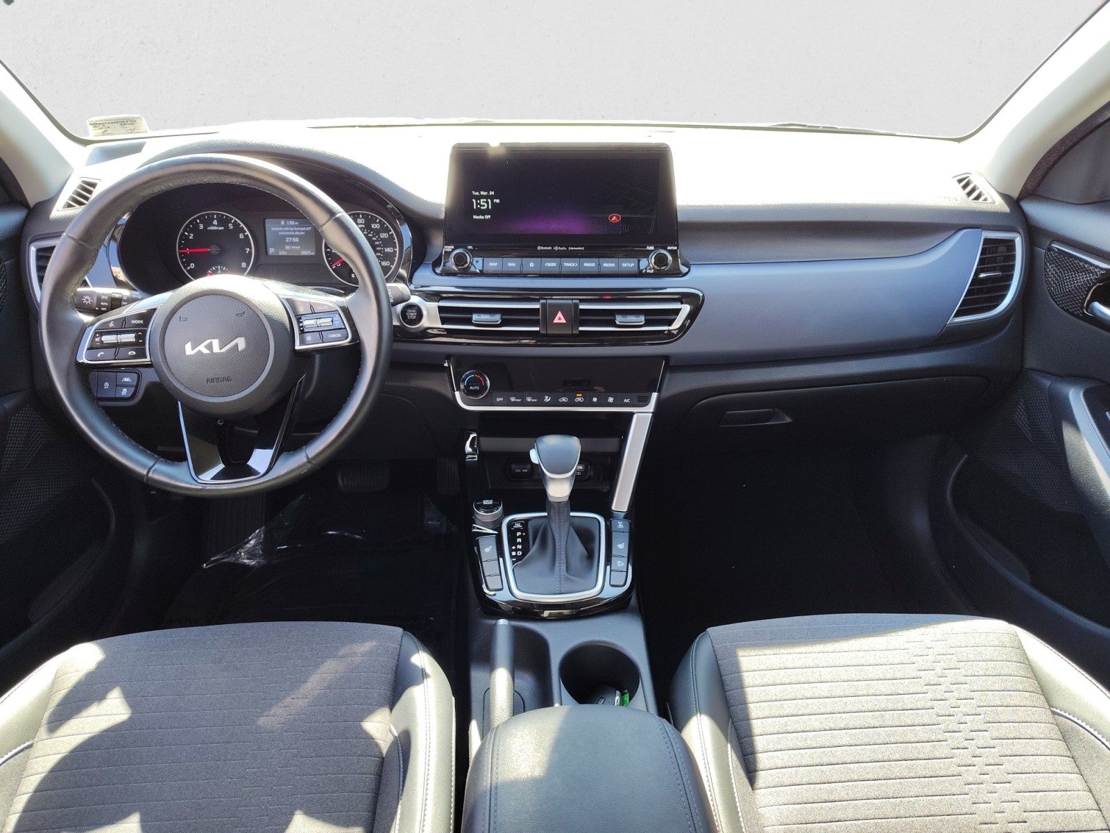 2023 Kia Seltos S AWD | navigation