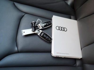 2023 Audi Q7 Premium quattro | Convenience Pacakge, Pearl white