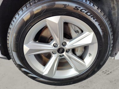 2023 Audi Q7 Premium quattro | Convenience Pacakge, Pearl white