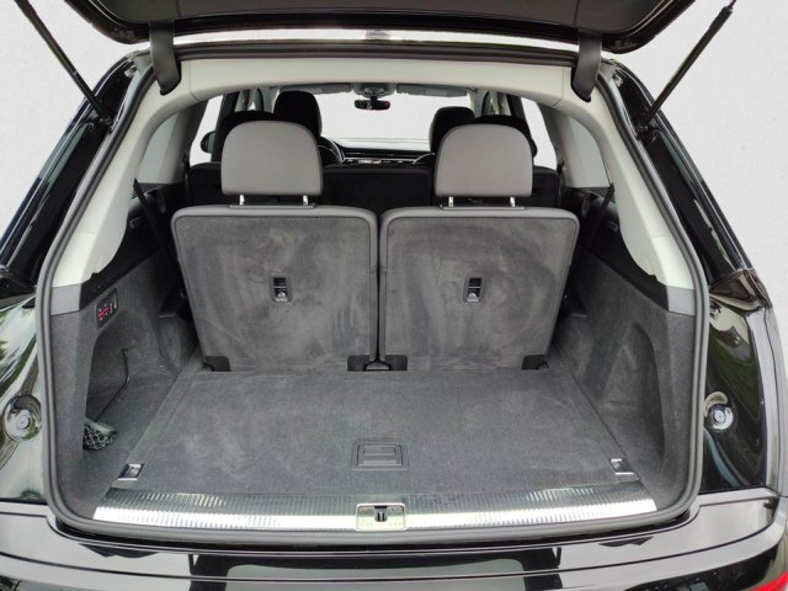 2023 Audi Q7 Premium Plus