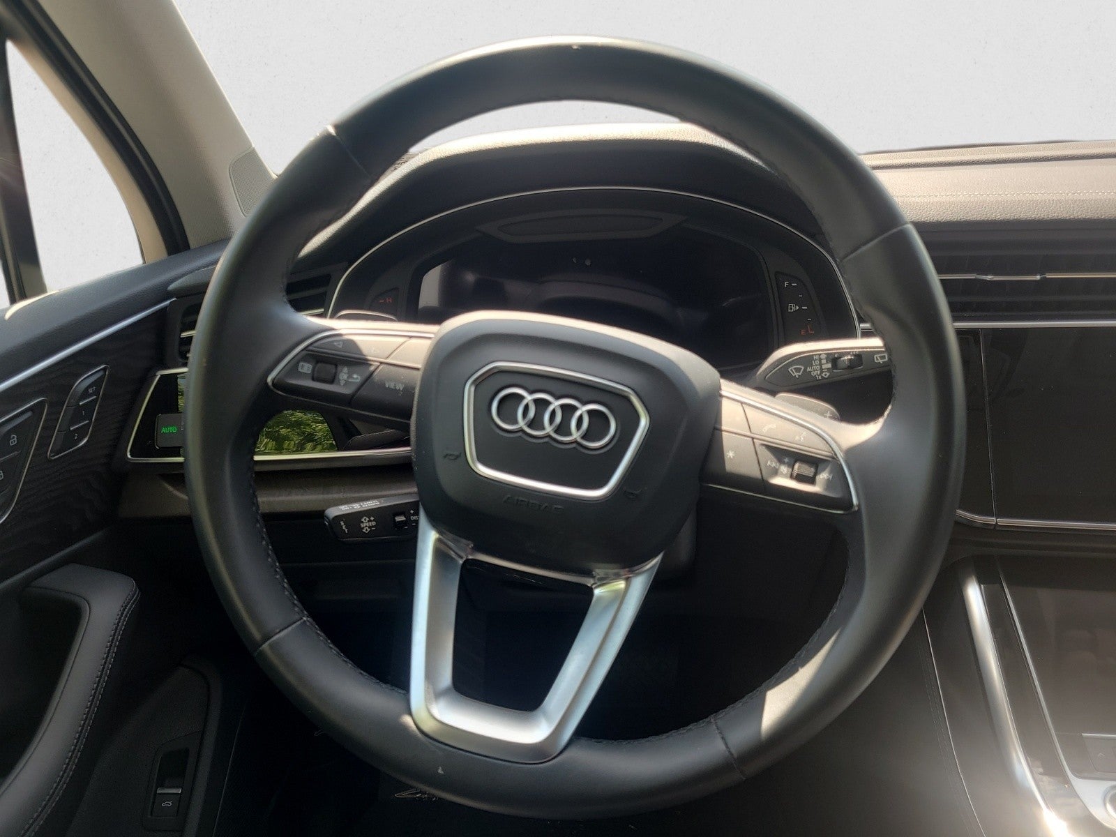 2023 Audi Q7 Premium Plus