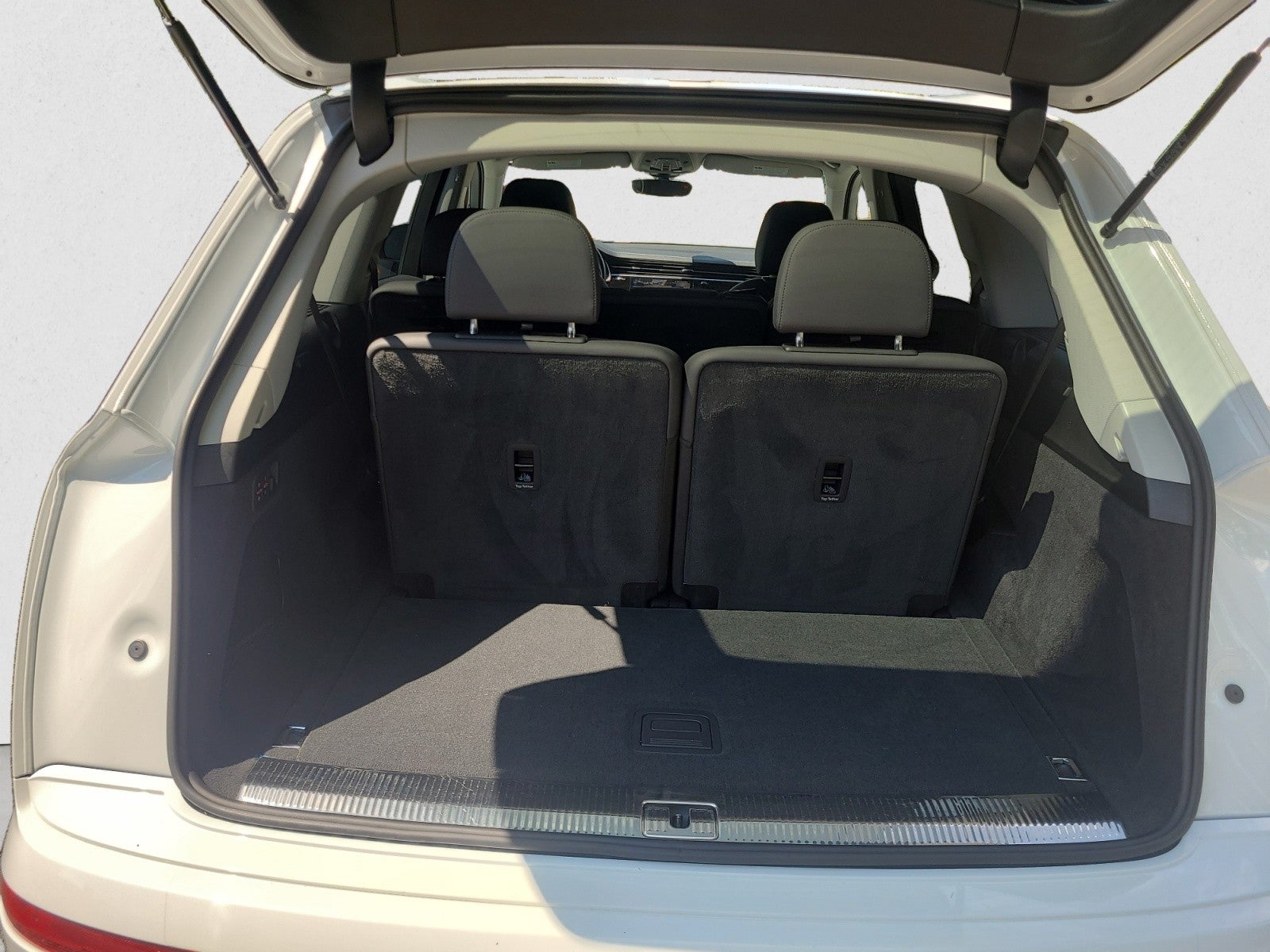 2023 Audi Q7 Premium Plus