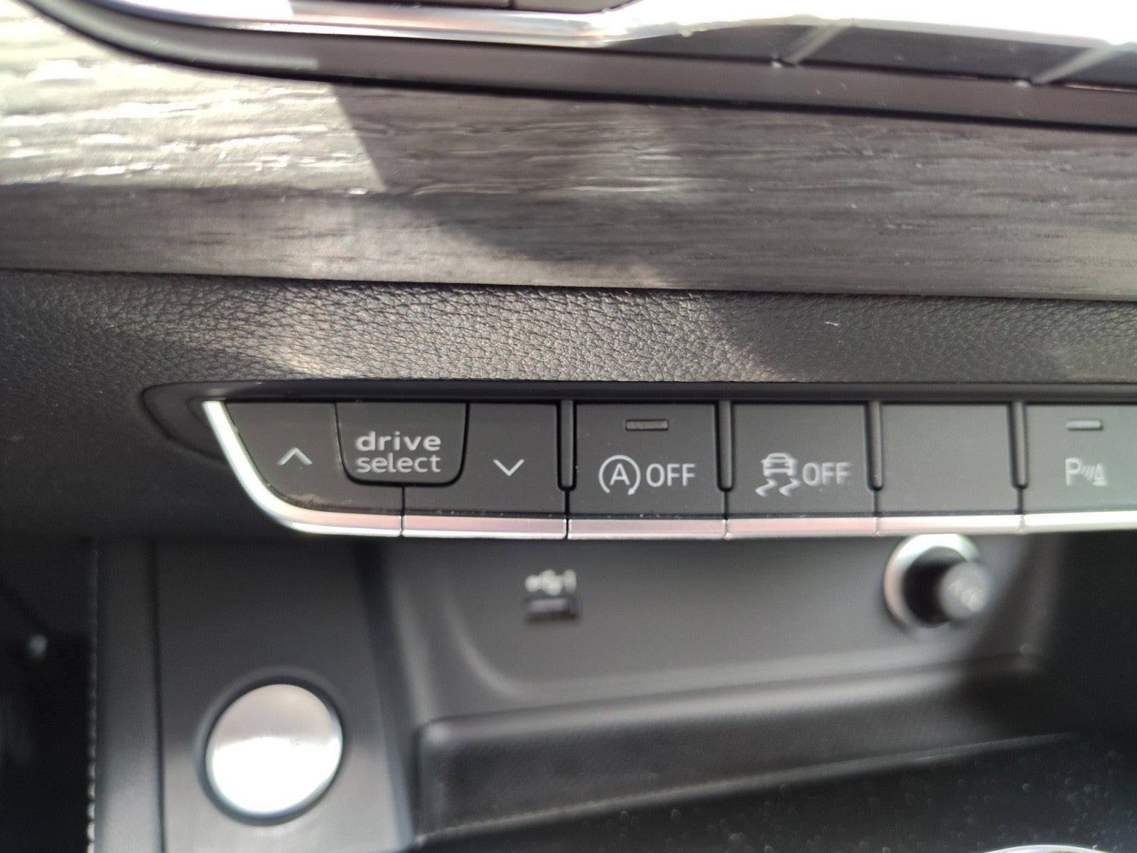 2022 Audi A4 Sedan S line Premium Plus