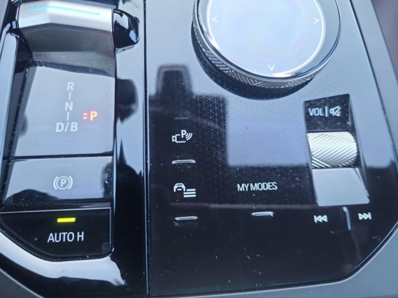 2023 BMW iX xDrive50, Drive assist pro