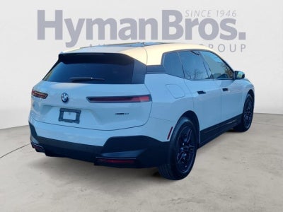 2023 BMW iX xDrive50, Drive assist pro