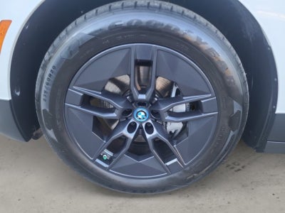 2023 BMW iX xDrive50, Drive assist pro