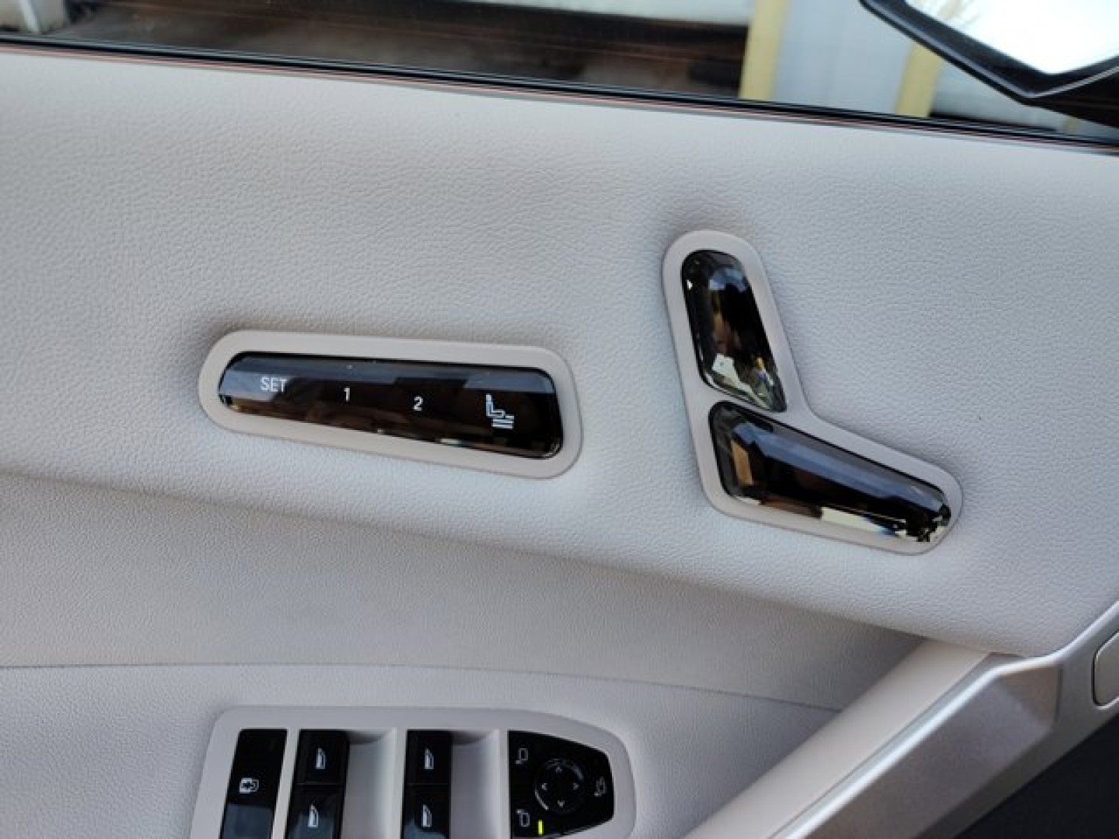 2023 BMW iX M60, Executive Package