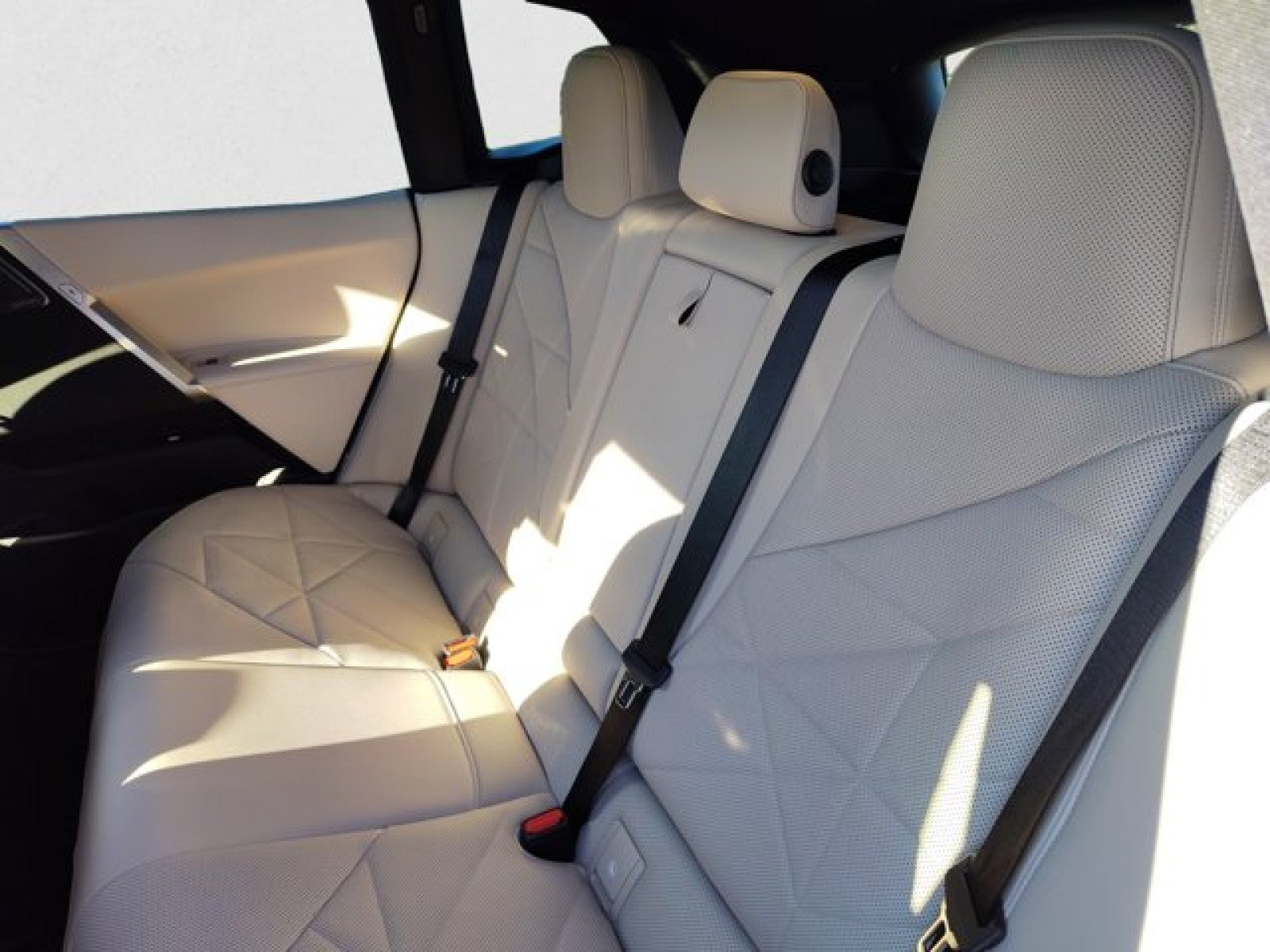 2023 BMW iX M60, Executive Package