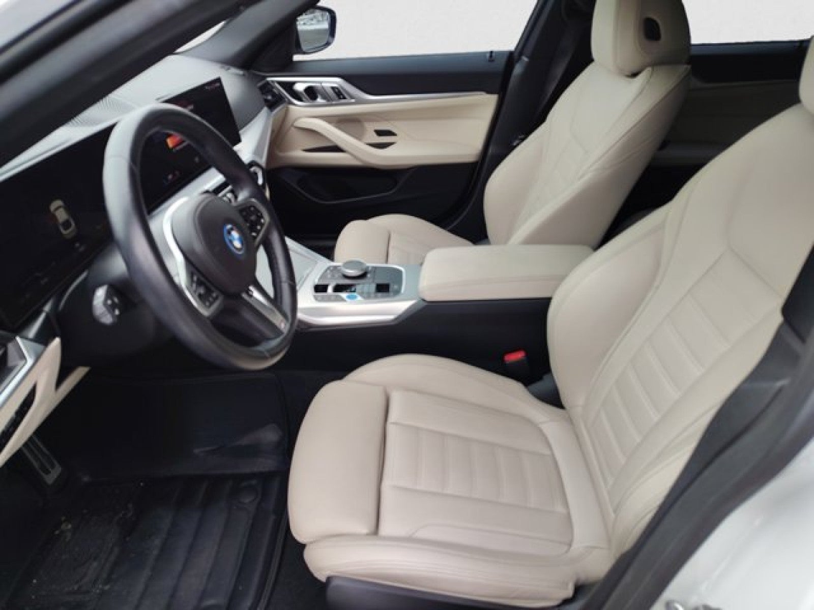 2023 BMW i4 eDrive40 | M Sport, Premium, Mineral White