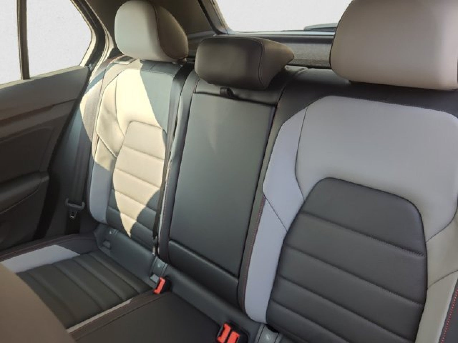 2024 Volkswagen Golf GTI SE | Leather Package