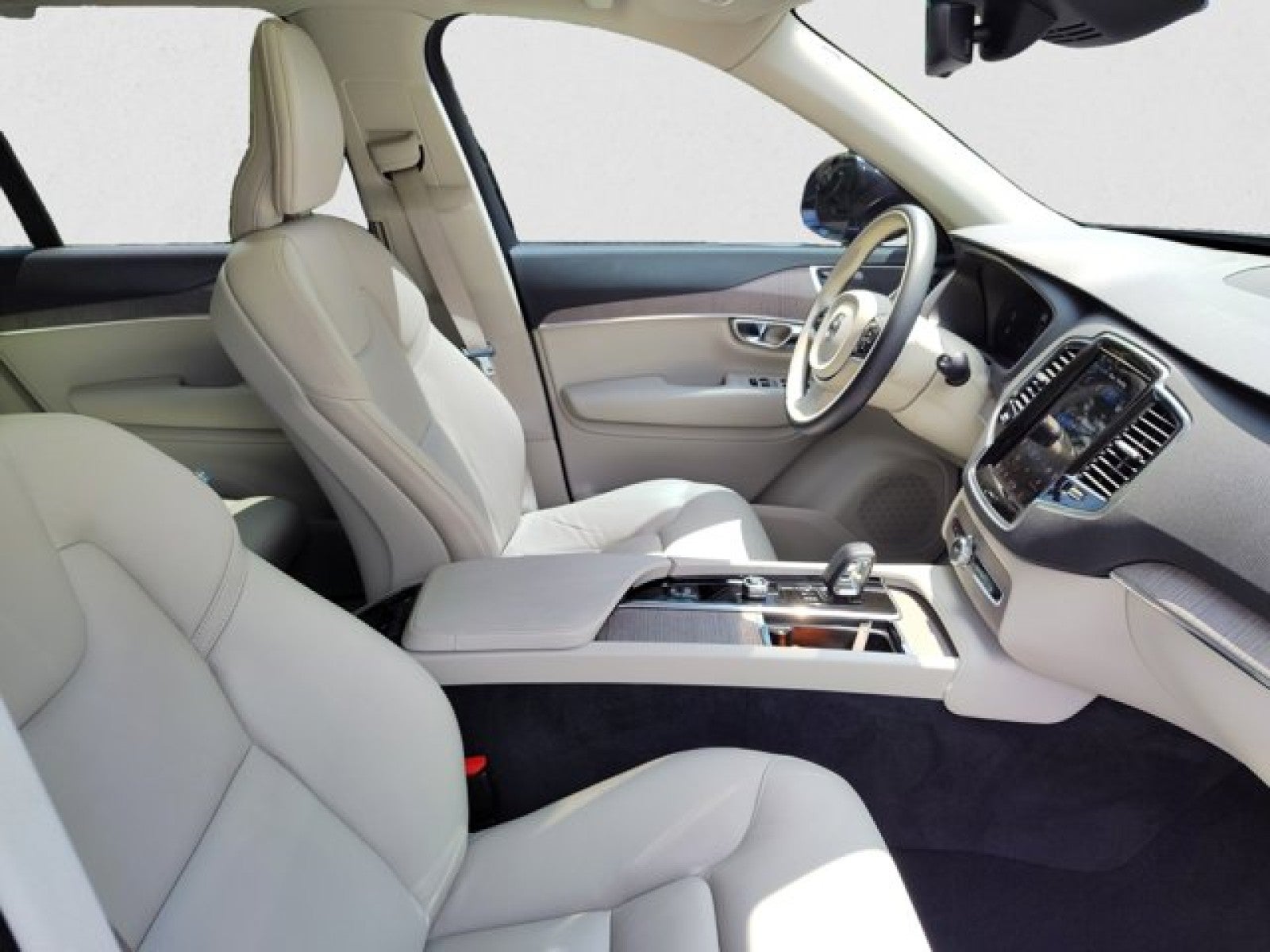 2023 Volvo XC90 B6 Plus AWD | Bucket seats, 21 wheels