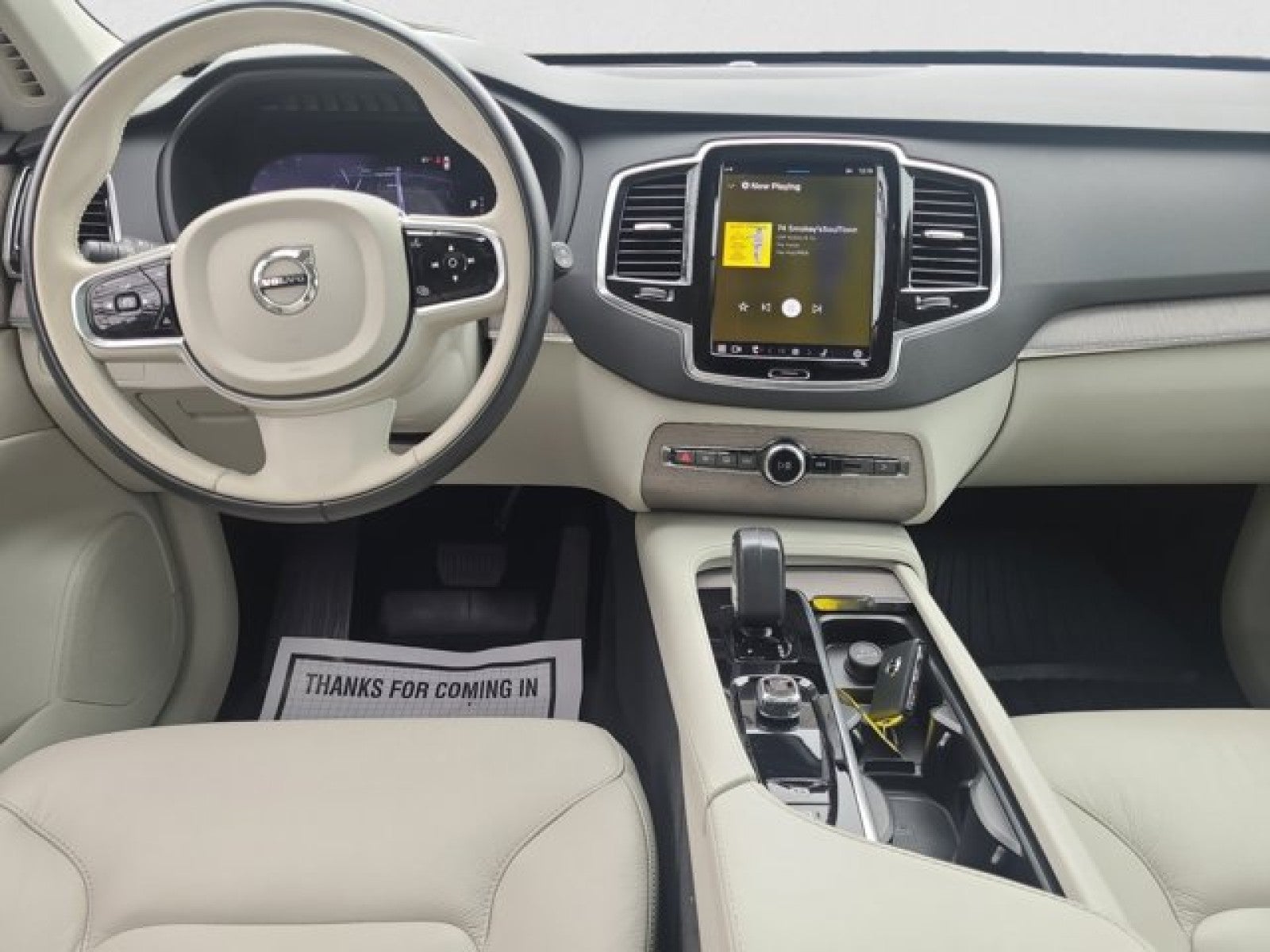 2023 Volvo XC90 B6 AWD Plus