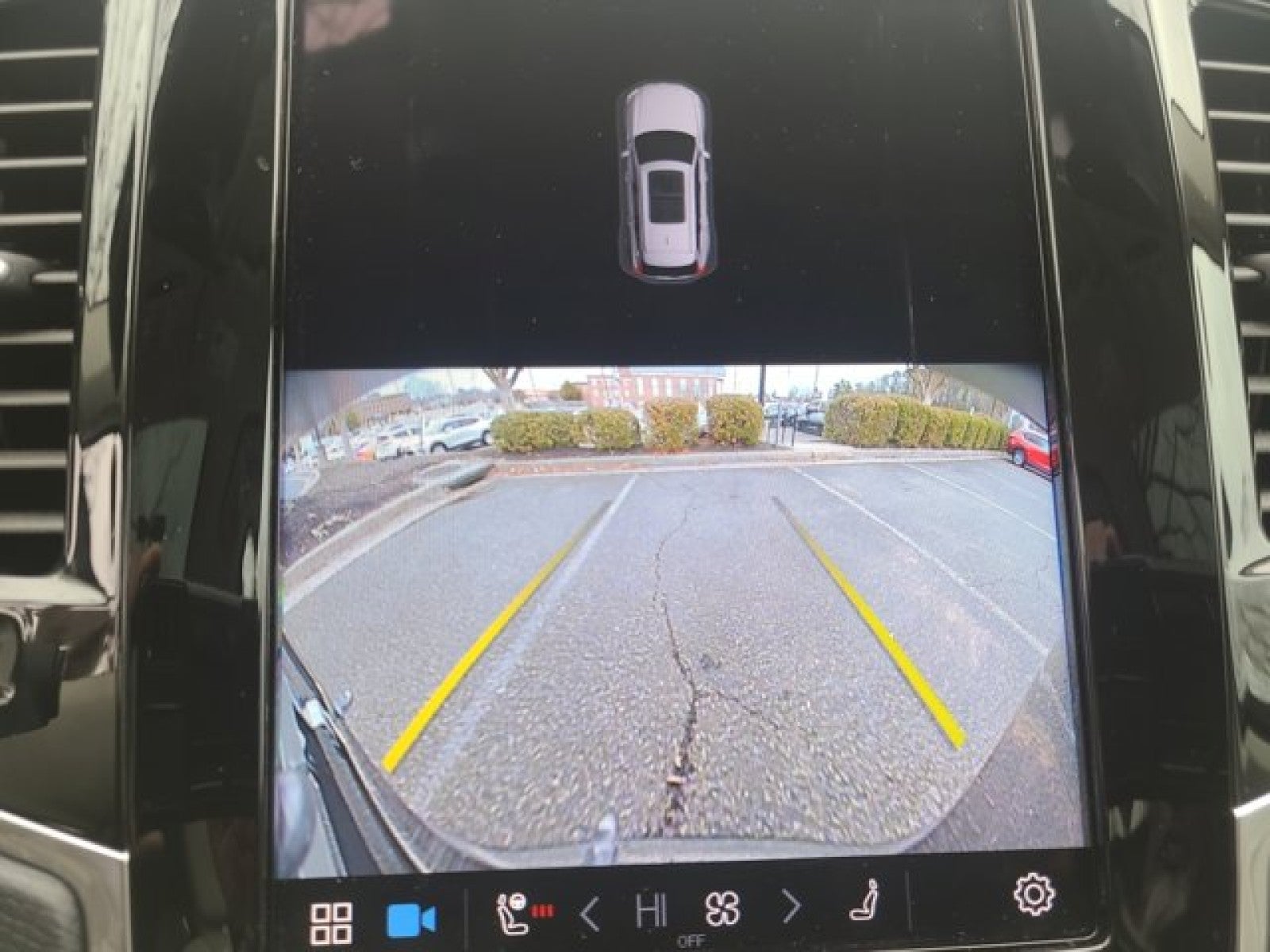 2023 Volvo XC90 B6 AWD Plus