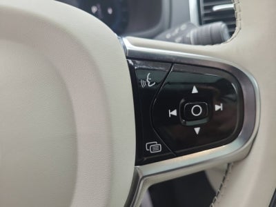 2023 Volvo XC90 B6 AWD Plus