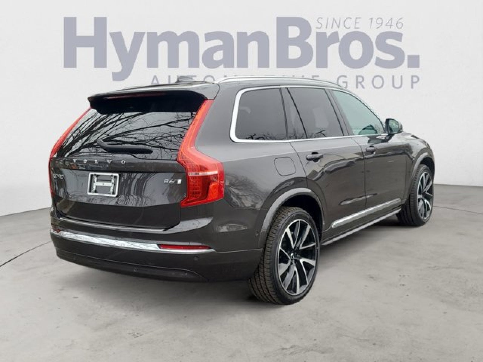 2023 Volvo XC90 B6 AWD Plus