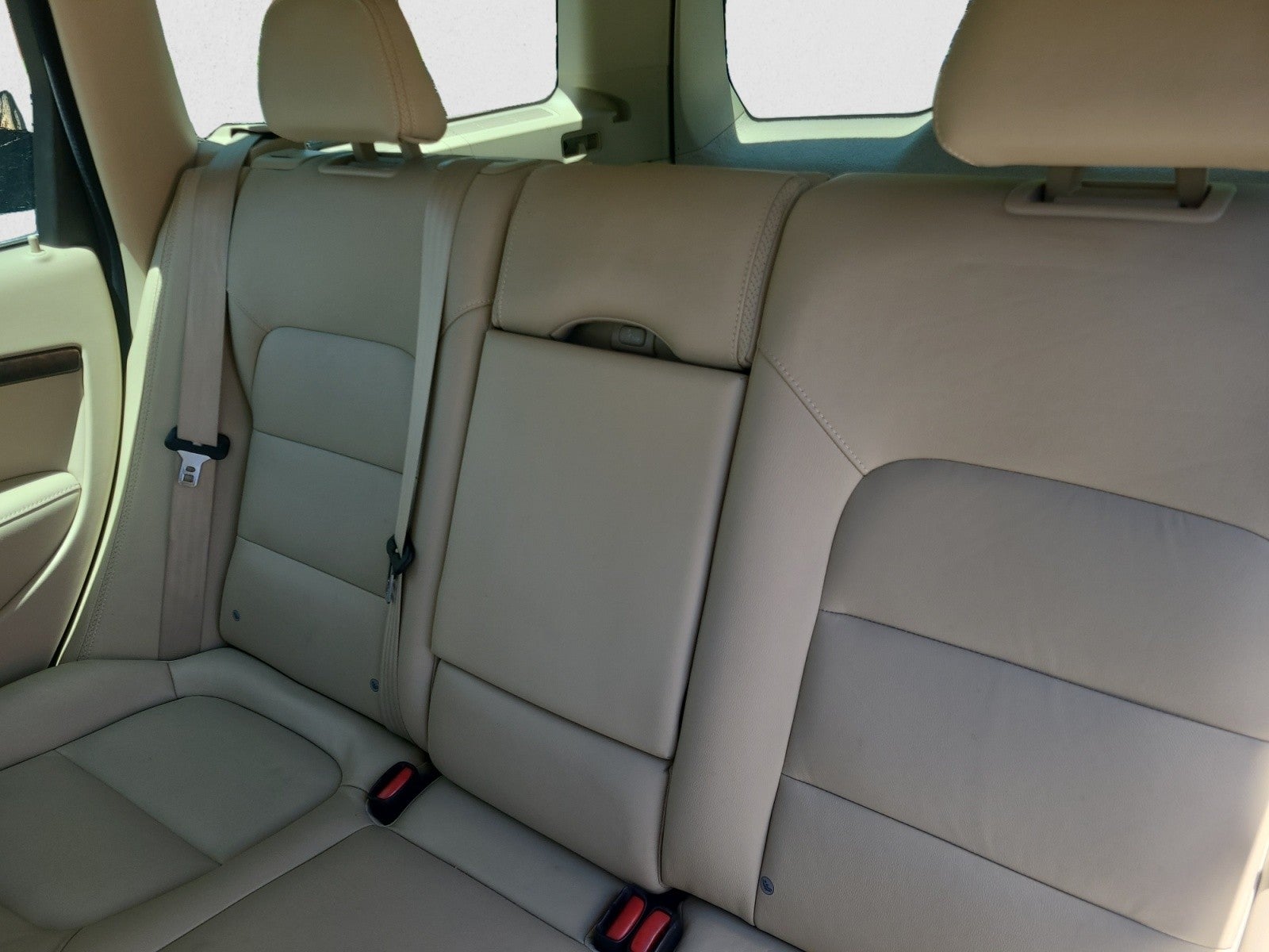 2016 Volvo XC70 T5 Platinum AWD