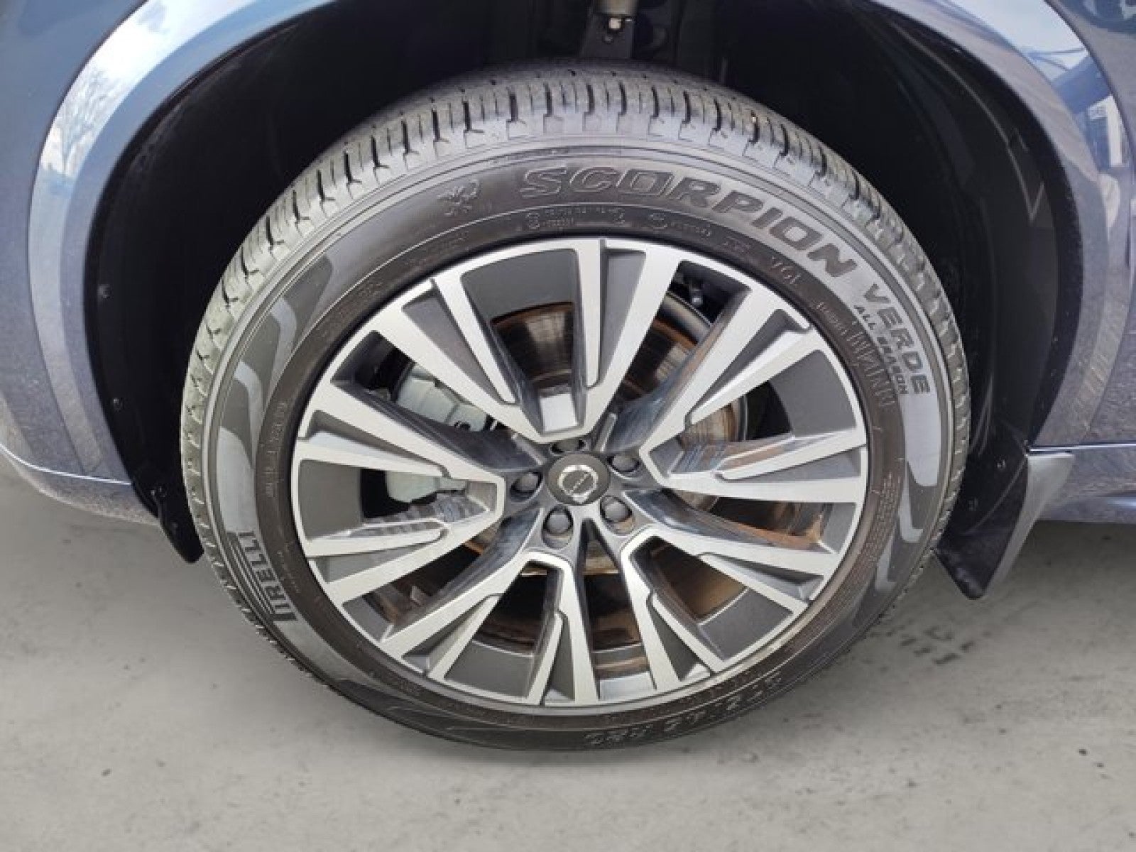 2021 Volvo XC90 T6 Momentum AWD | Bucket seats, Advanced