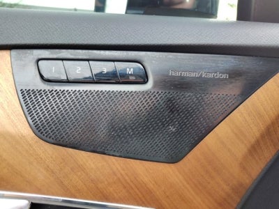 2021 Volvo XC90 T6 Momentum AWD | Bucket seats, Advanced