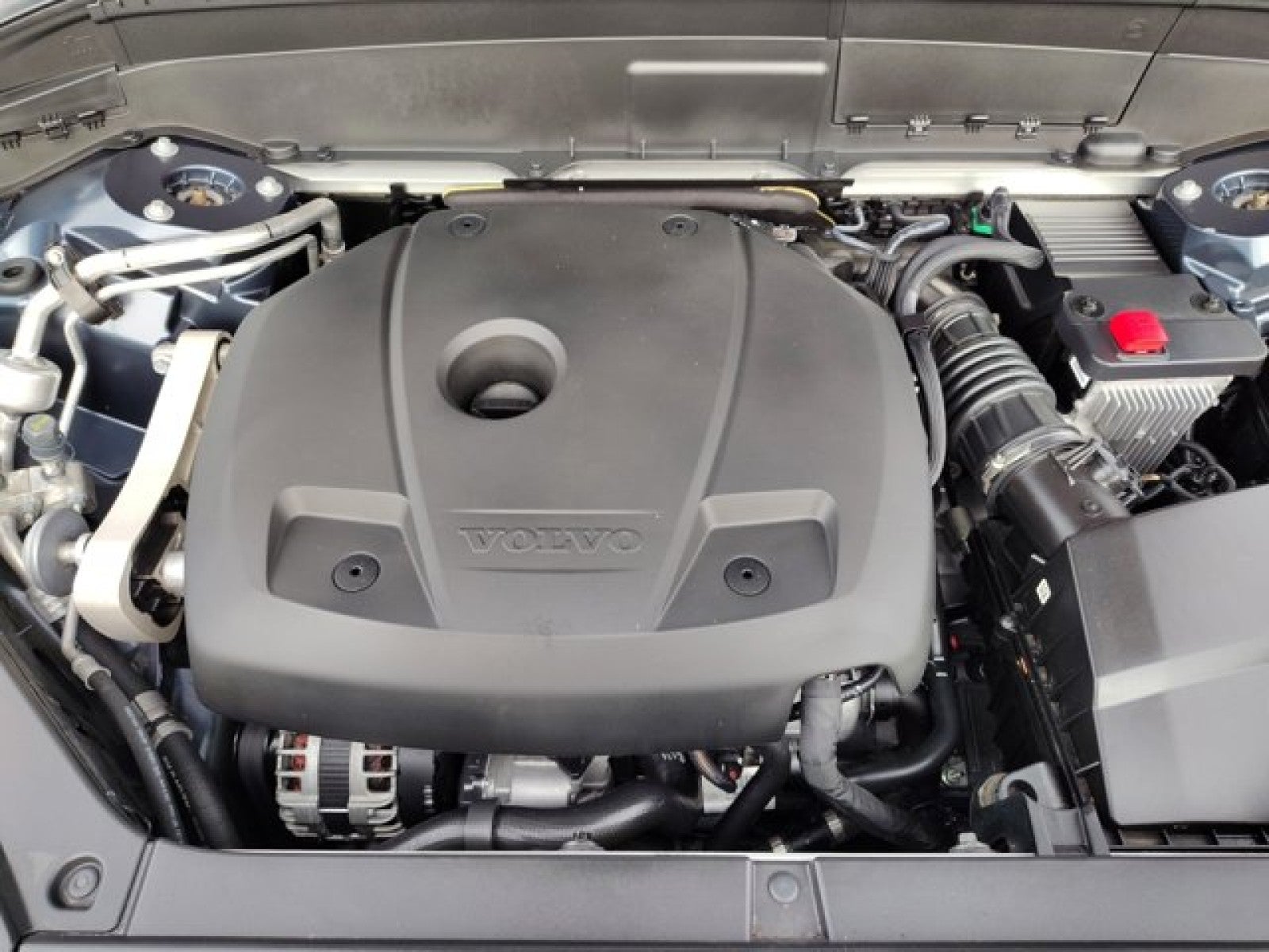 2021 Volvo XC90 T6 Momentum AWD | Bucket seats, Advanced