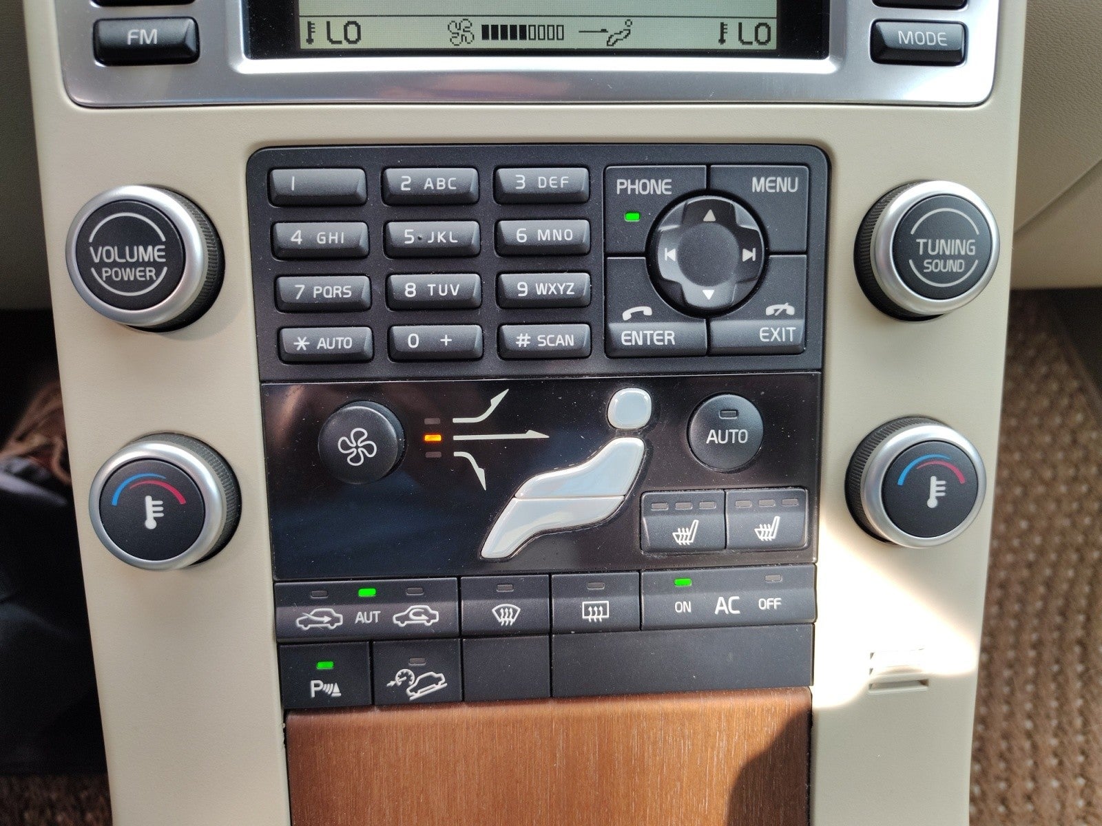 2009 Volvo XC70 3.0T