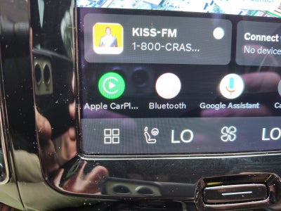 2023 Volvo XC60 Plus Dark Theme