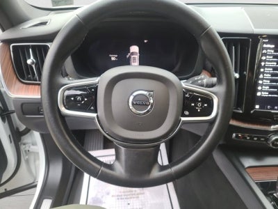 2023 Volvo XC60 AWD Plus Dark Theme