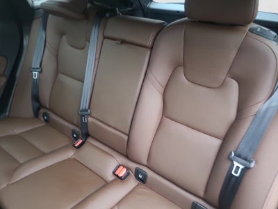 2023 Volvo XC60 AWD Plus Dark Theme