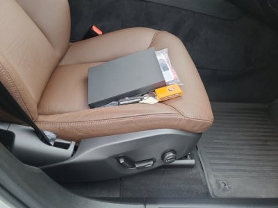 2023 Volvo XC60 AWD Plus Dark Theme