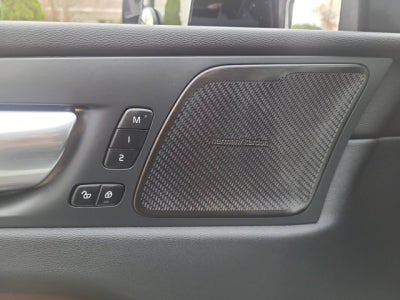 2023 Volvo XC60 AWD Plus Dark Theme