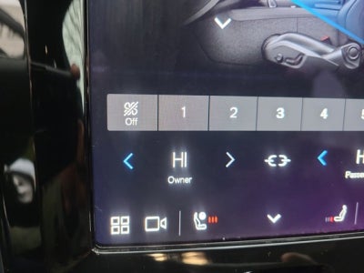 2023 Volvo XC60 AWD Plus Dark Theme