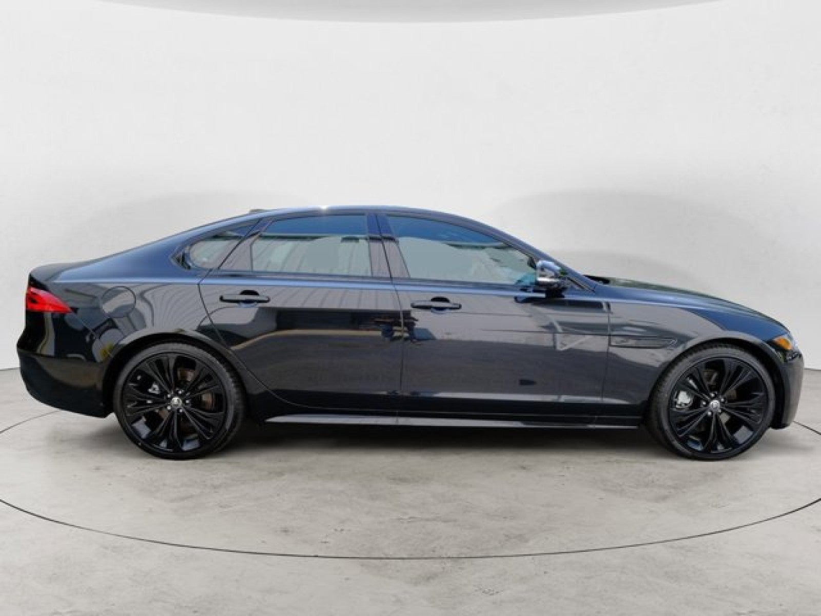 2024 Jaguar XF R-Dynamic SE