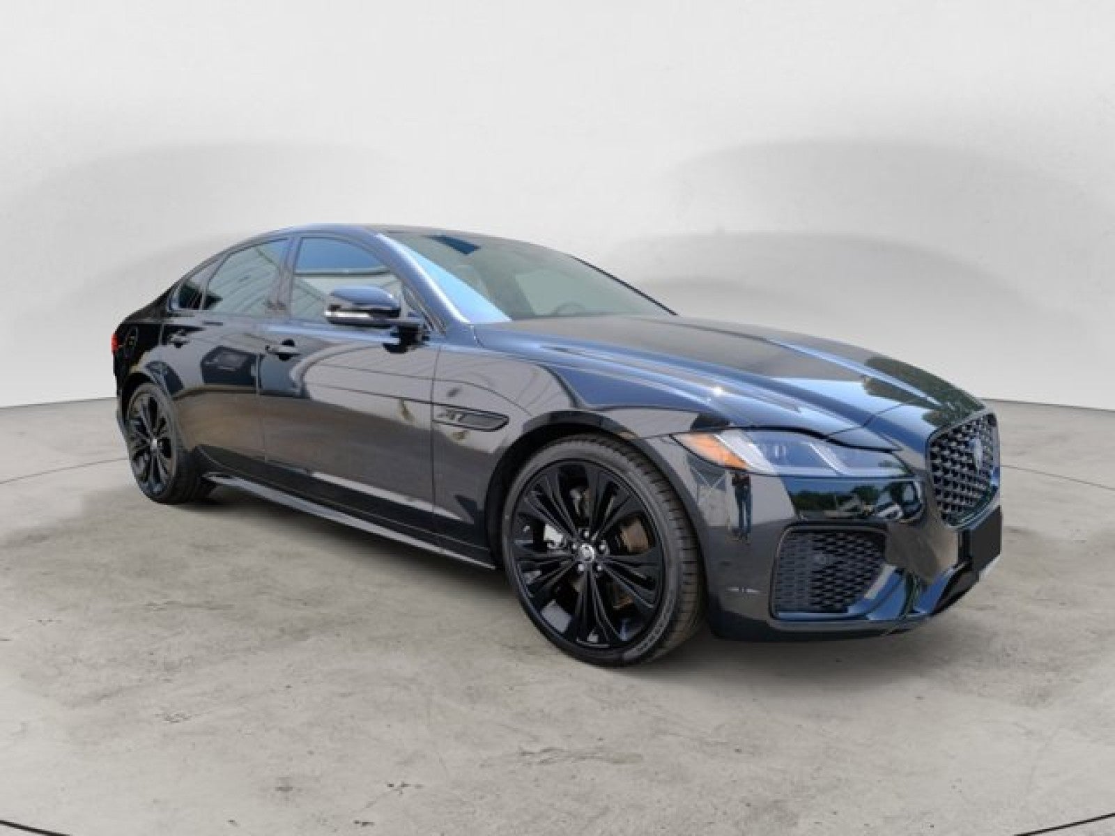 2024 Jaguar XF R-Dynamic SE