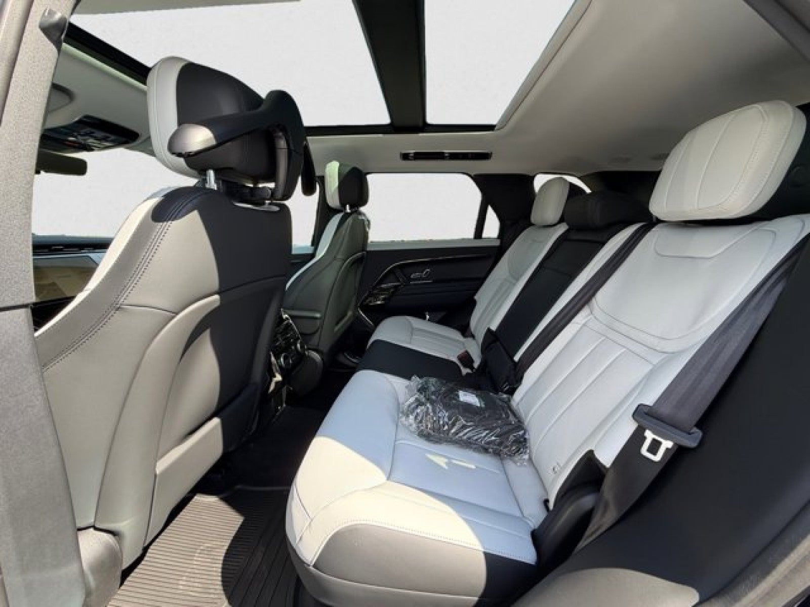 2026 Land Rover Range Rover Sport Dynamic SE