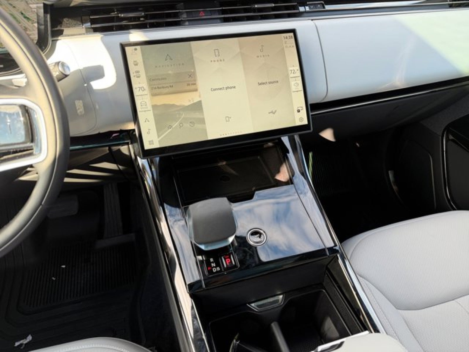 2025 Land Rover Range Rover Sport SE