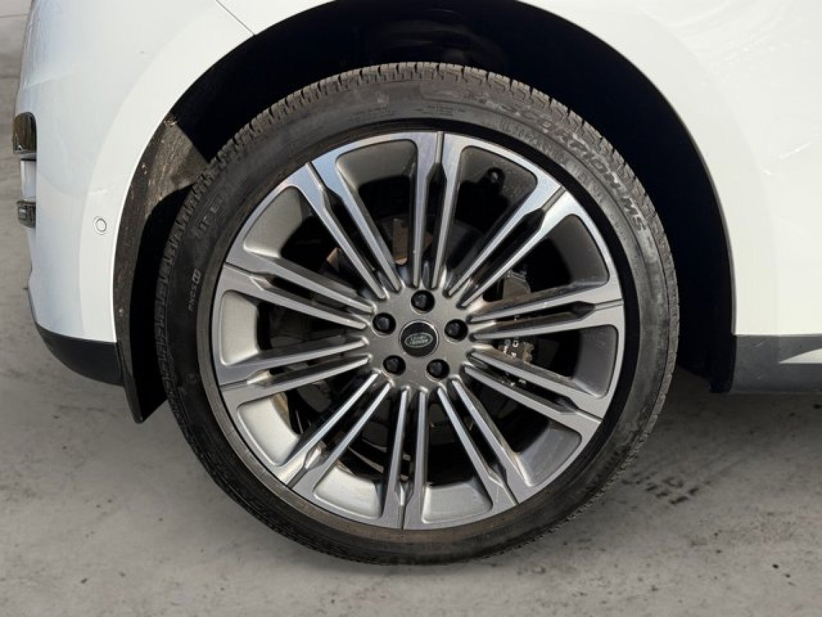 2025 Land Rover Range Rover Sport SE