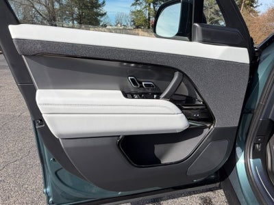 2026 Land Rover Range Rover Sport SE