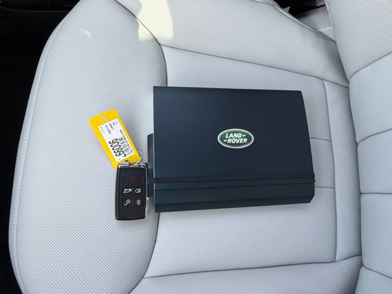 2026 Land Rover Range Rover Sport SE