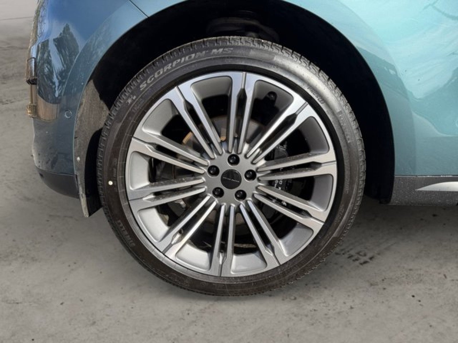 2026 Land Rover Range Rover Sport SE