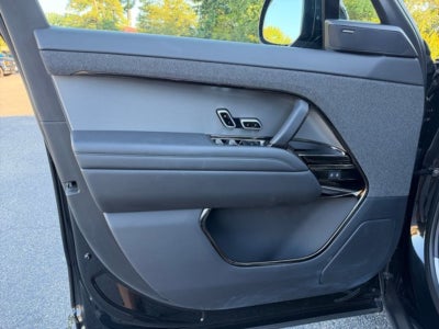 2025 Land Rover Range Rover Sport SE