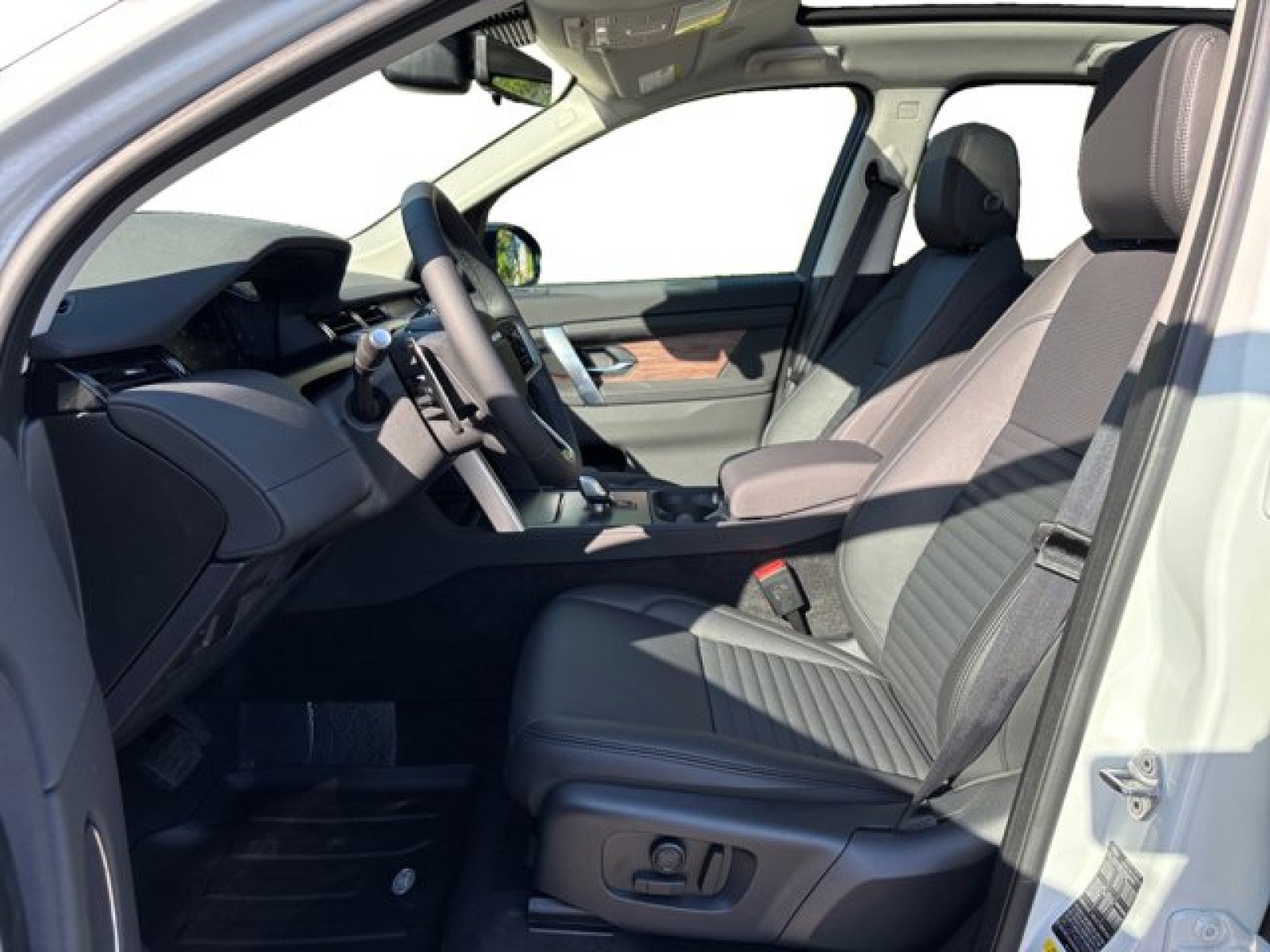 2025 Land Rover Discovery Sport S