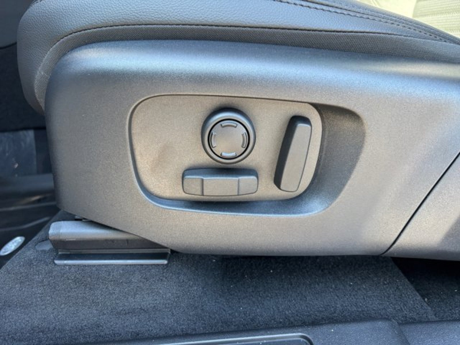 2025 Land Rover Discovery Sport S