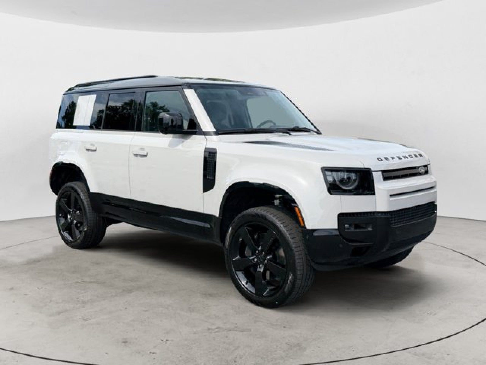 2026 Land Rover Defender X-Dynamic SE