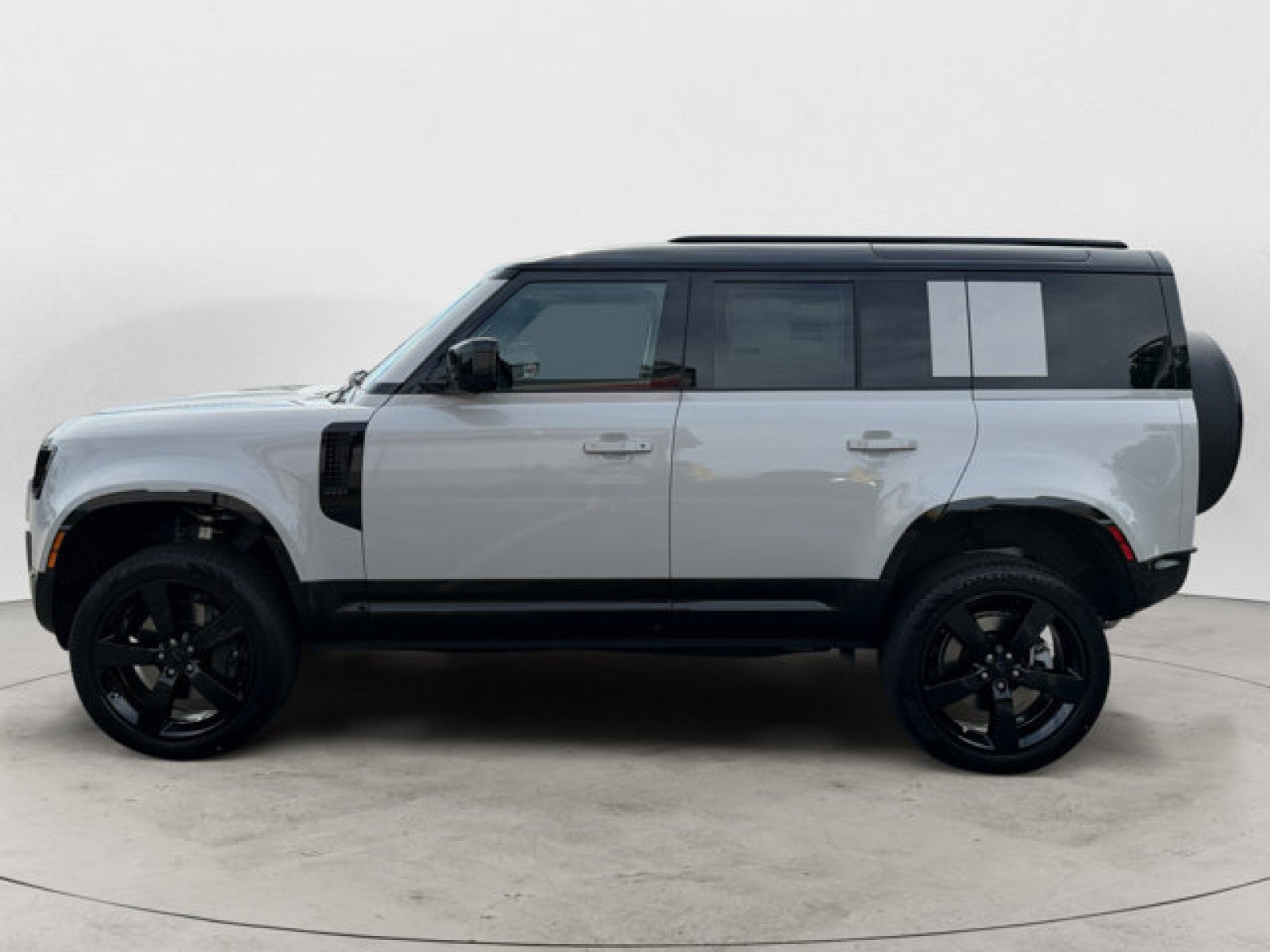 2026 Land Rover Defender X-Dynamic SE