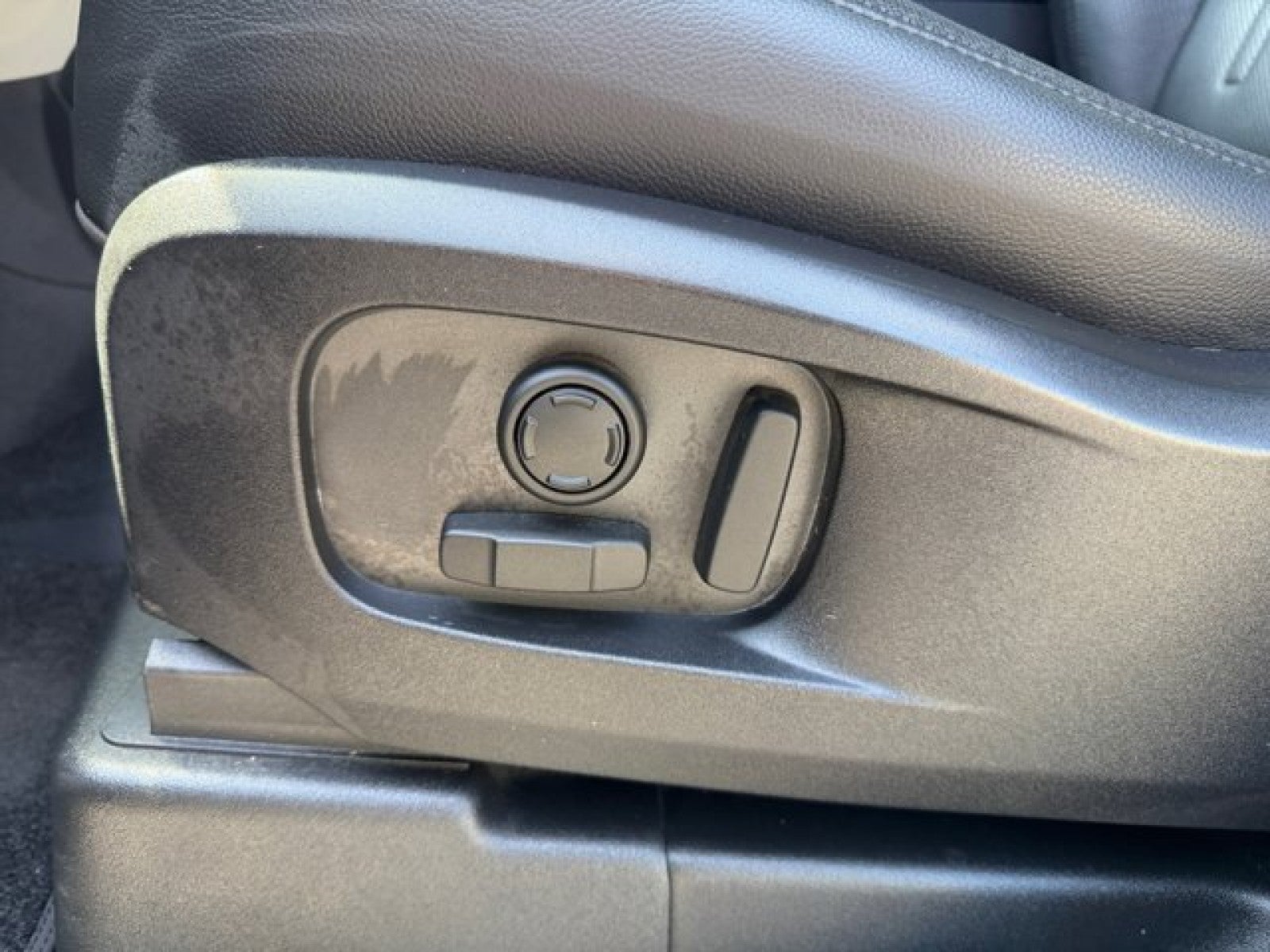 2022 Land Rover Defender X-Dynamic SE