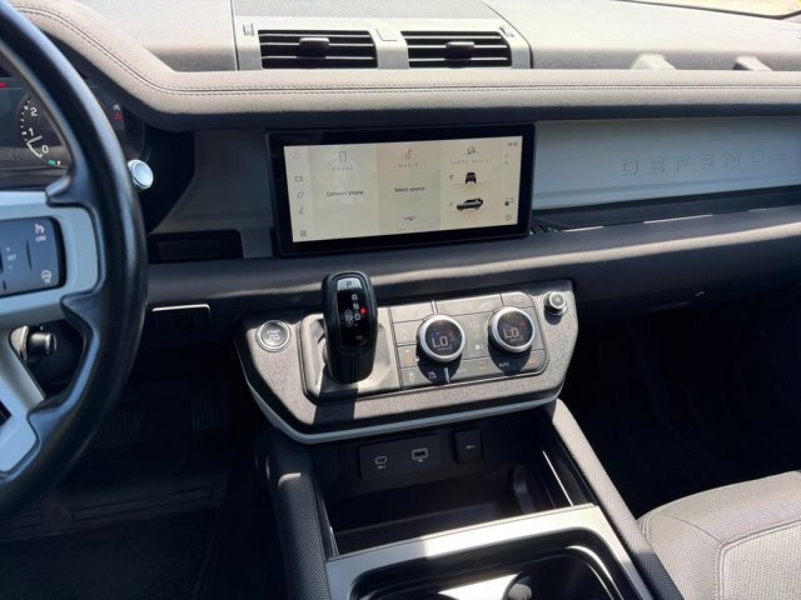 2022 Land Rover Defender X-Dynamic SE